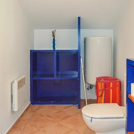 3 Bedroom Lovely In אונדאיי